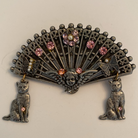 Vintage Fan Shaped Brooch with Angels Butterflies & Cats - Picture 6 of 9